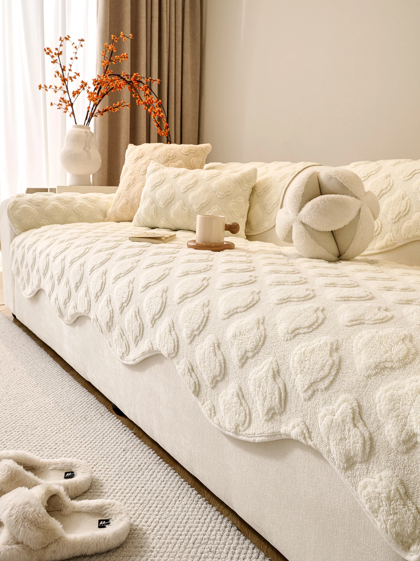 

2025 New Plu Sofa Cuion Autumn Winter Thiened Luxury Sensation Non-Slip Straight Row Cover Pad Geometric Pattern