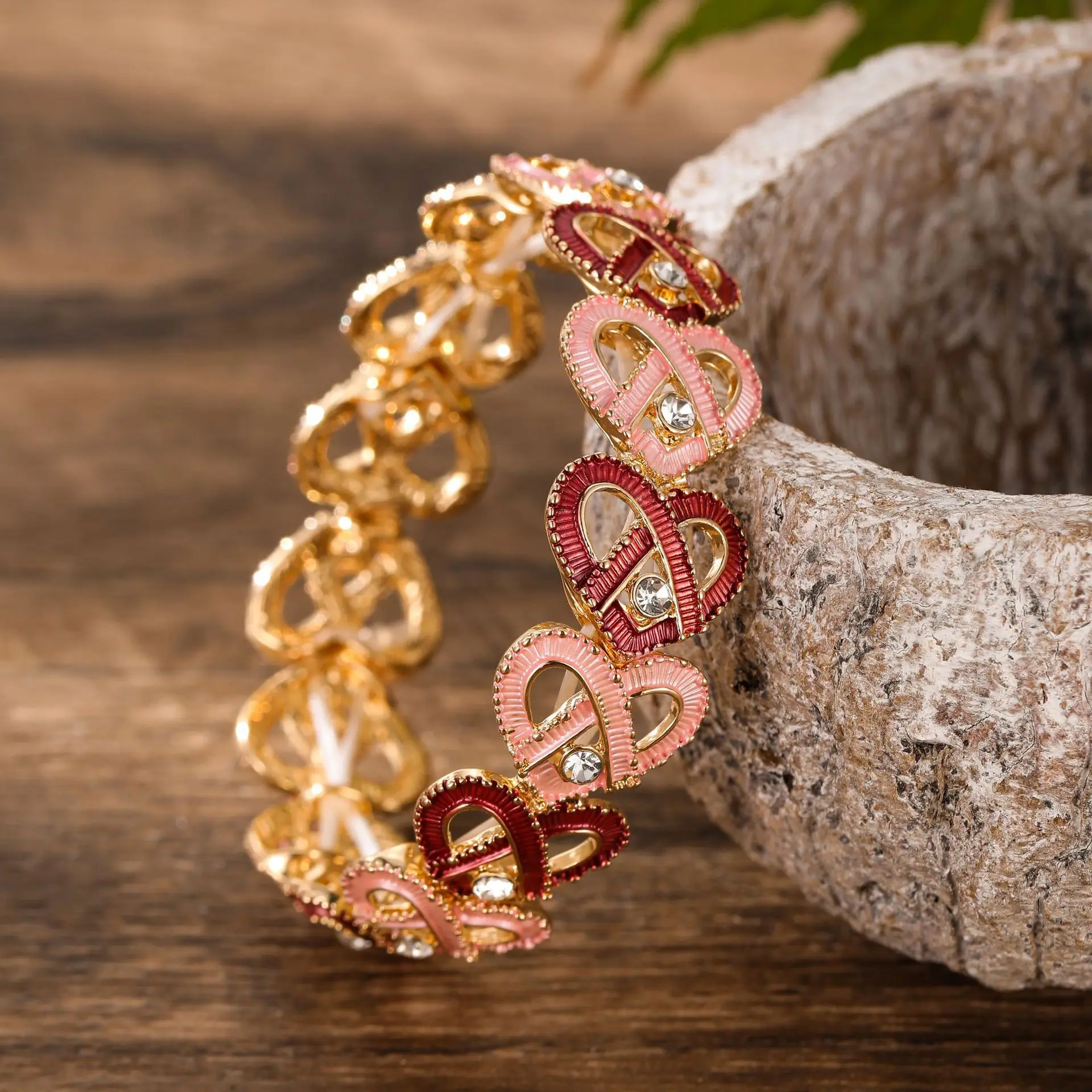 DIY accessories enamel color hollow love elastic bracelet women's simple high-end heart-shaped Valentine's Day bracelet