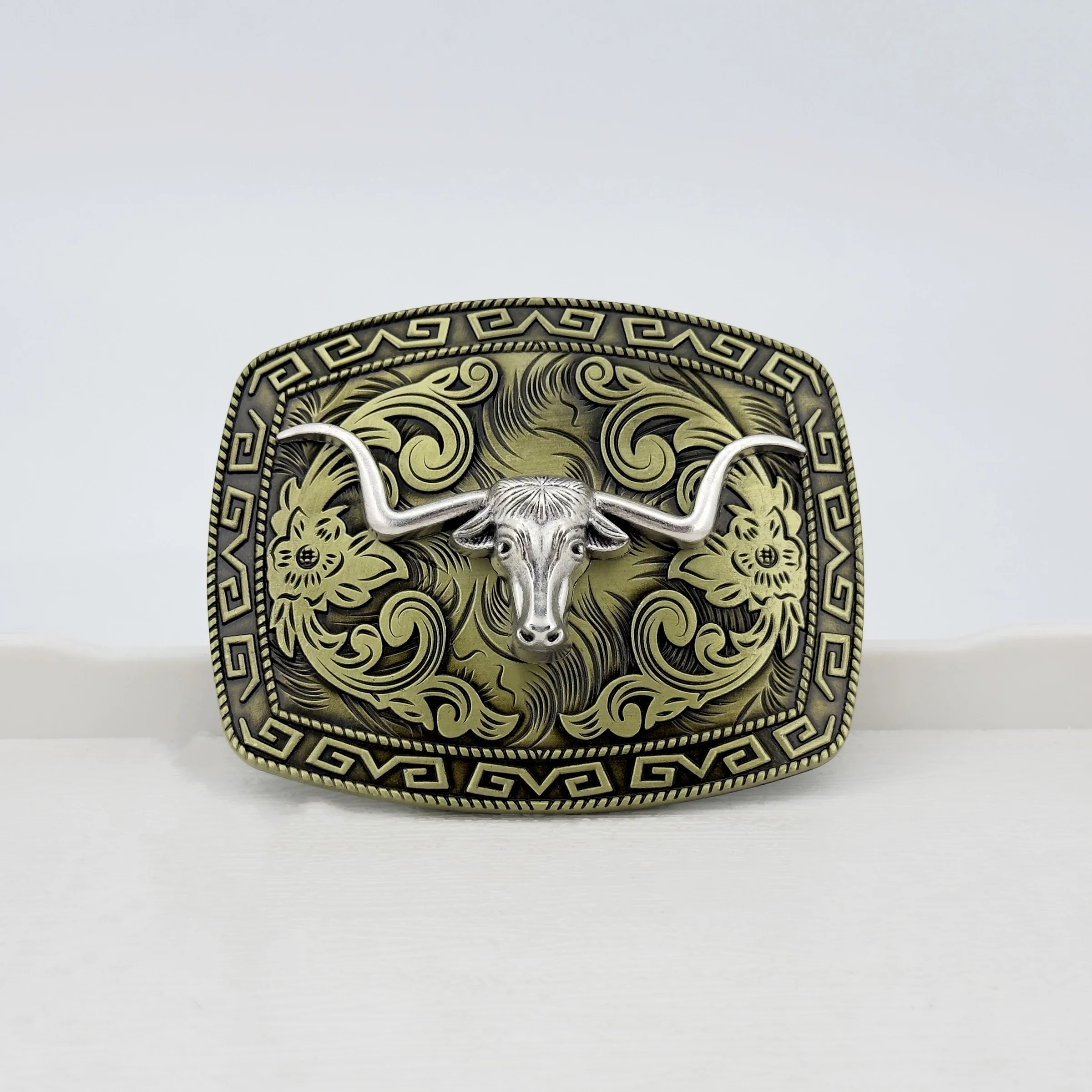 قطعة واحدة من سبائك الزنك الكلاسيكية العتيقة مع زوايا منحنية ونقش رأس بقرة طويلة من القبيلة الغربية، D #3