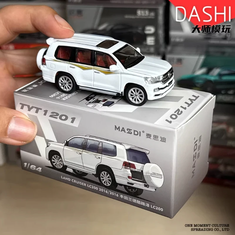 MASSDI 1/64 Scale Land Cruiser LC80 2016 LC300 Suburban Silver Alloy Simulation Car Model Adult Collection Static Display Gift