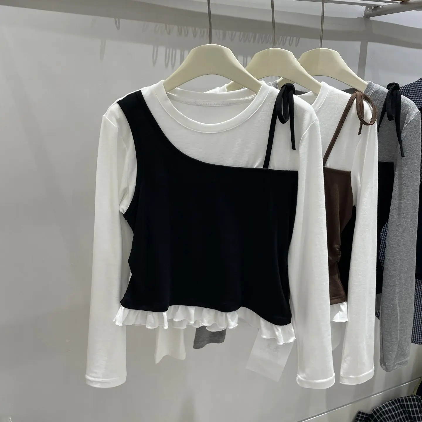 Girls' Spliced Color Blocking Long Sleeved 2025 Autumn Outfit New Fake Two-piece Layered Korean Style Little Girl Base T-shirt