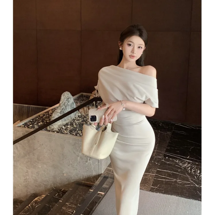 

Women Maxi Dress Fashion Elegant Solid Gentle One Shoulder Irregular Sleeveless Backless Nipped Waist Pleated Long Dresses Wh5