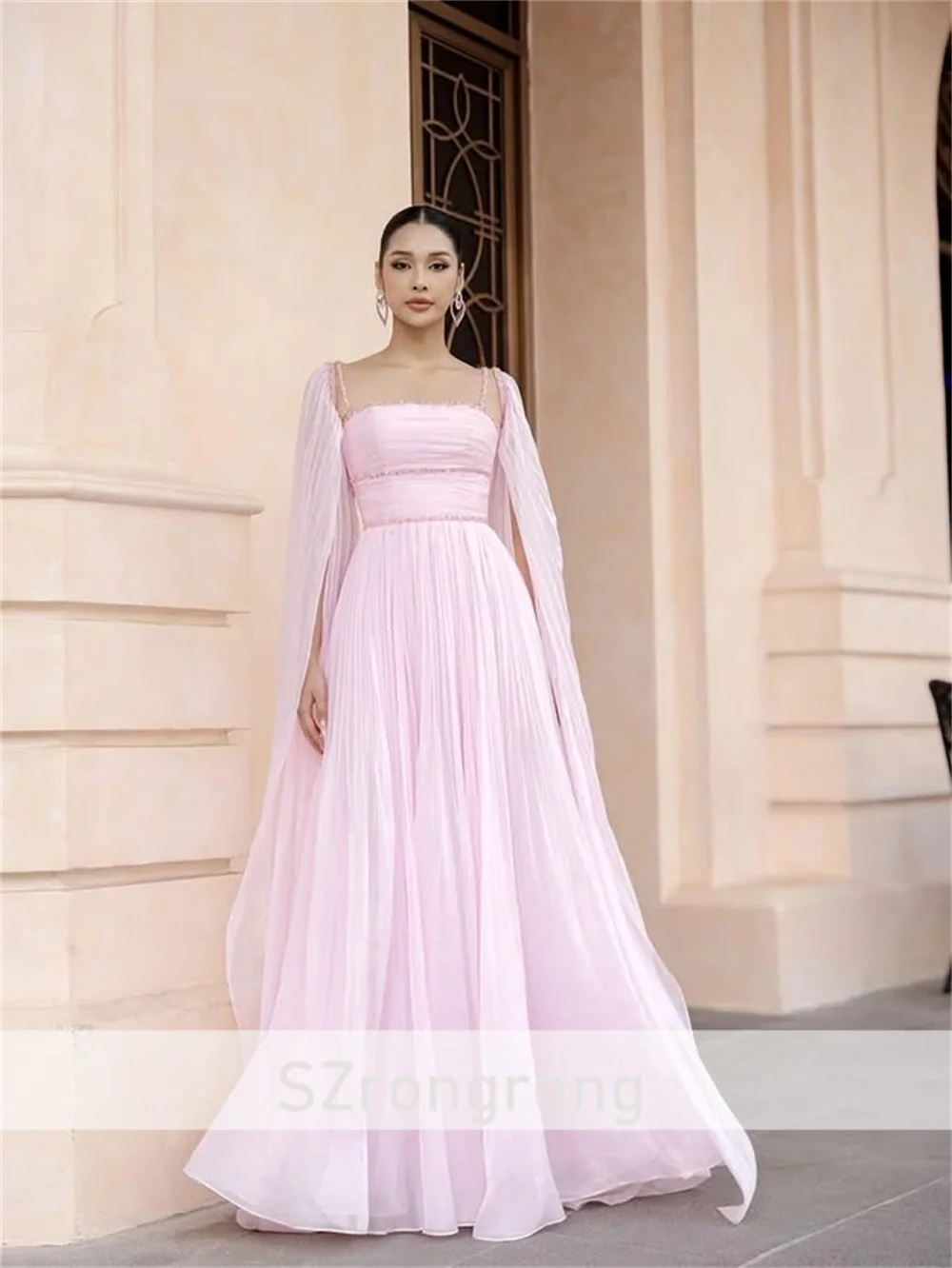 Alças de espaguete chiffon fluindo a linha vestido de festa à noite sem costas frisado até o chão vestido saudita com capa feito sob encomenda