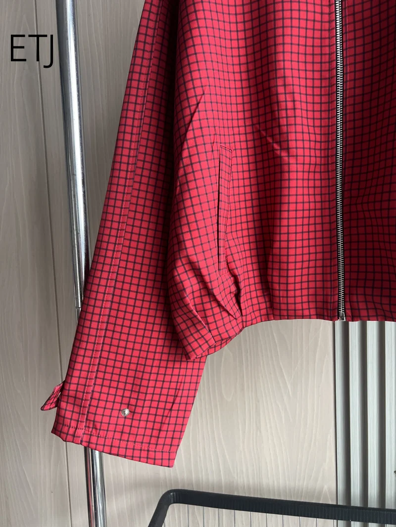 ETJ 2026 Damen Rote Karierte Harrington-Jacke, Kurz Geschnitten, Oversized, Stehkragen, Reißverschluss, Racer-Mantel, Vintage-Gittermuster, Streetwear-Oberbekleidung – Detail 5