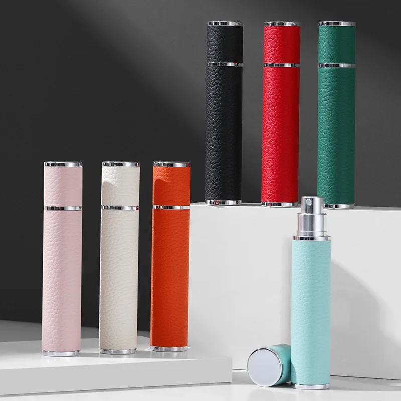 10 ml ขวดน้ําหอมแบบพกพาสําหรับเดินทางมินิน้ําหอมแบบเติมได้หนังเทียม Leak-Proof น้ําหอม Sprayer ชุด