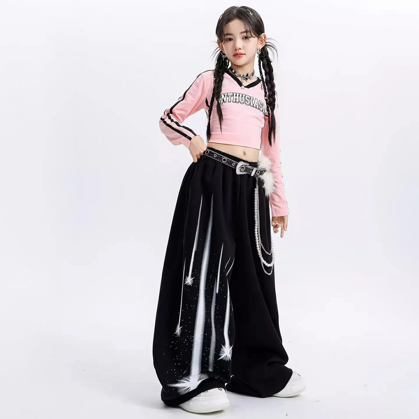 جديد Kpop الرقص ممارسة دعوى الهيب هوب الجاز أزياء رقص الوردي الخامس الرقبة أعلى السراويل التدريب الشارع الرقص ارتداء الملابس DQL12220