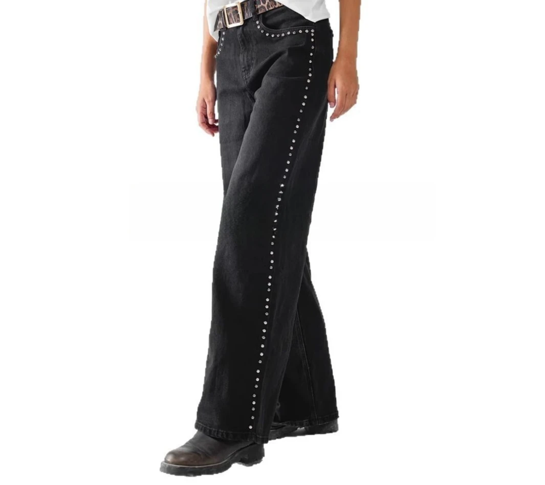 Czarne jeansy damskie w stylu Y2K retro z różową gwiazdą na kieszeni z tyłu, nitami po bokach, prostymi nogawkami, casualowe spodnie dżinsowe w stylu streetwear.