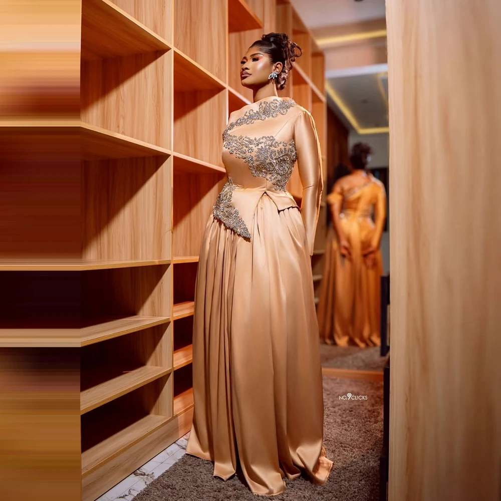 ชุดราตรีผ้าซาตินประดับลูกไม้สวยๆ พร้อมลูกไม้ปักผ้าแพรแข็งชุดงานทางการโมเดิร์นซาติน A Line ชุดคนดัง