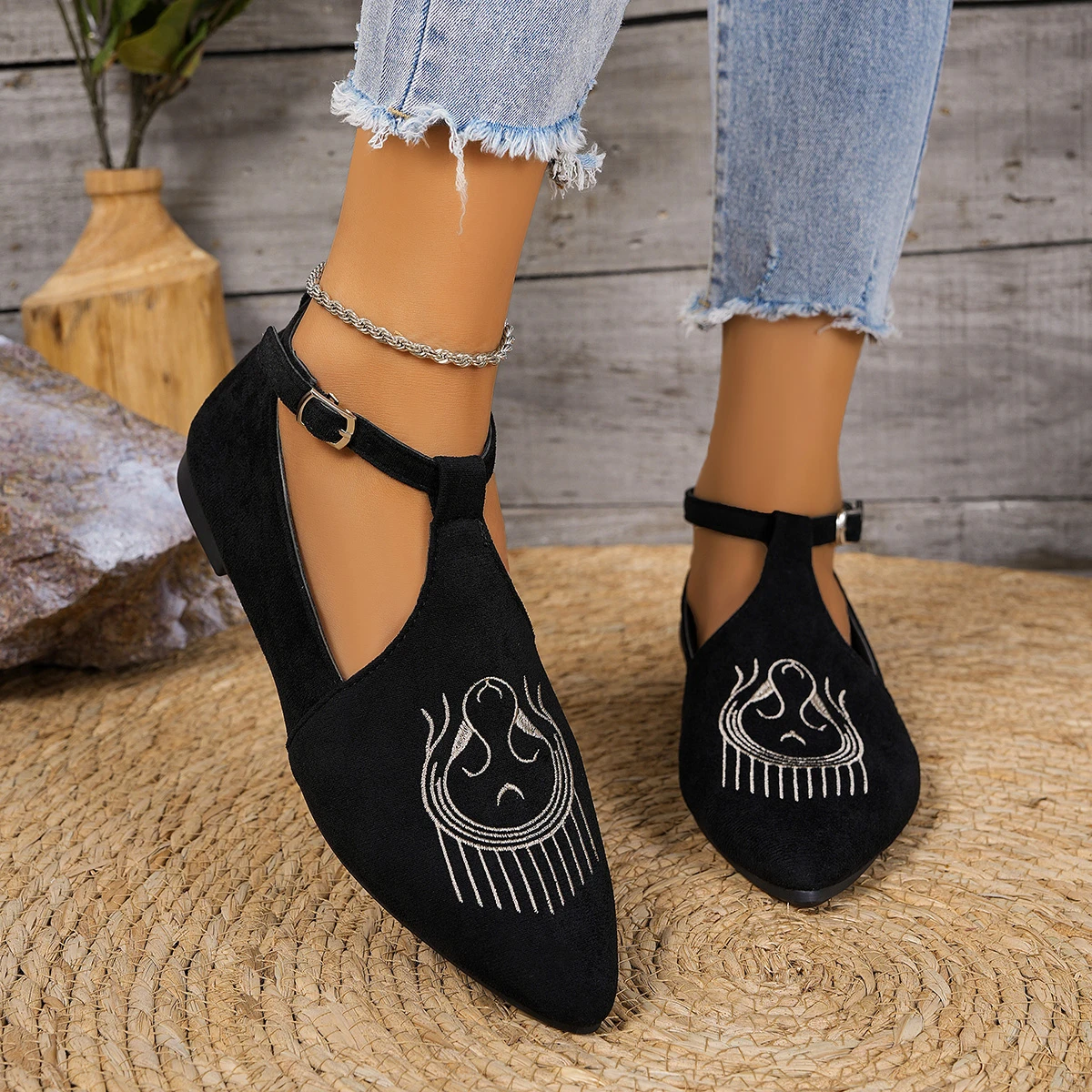 أشار الصيف أنيقة بلون مثير عارضة أحذية واحدة عارضة جديدة مريحة / مقاومة للاهتراء شقة القاع الأحذية النسائية