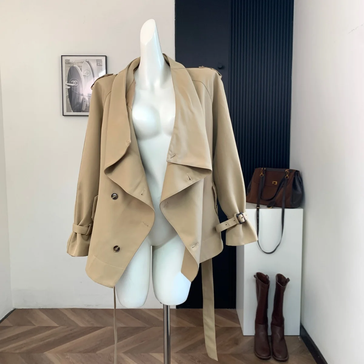 

Women's Spring Autumn Elegant Single Breasted Large Lapel Loose Trench Jacket Lady Streetwear Long Sleeve Pleated Trench Outwear