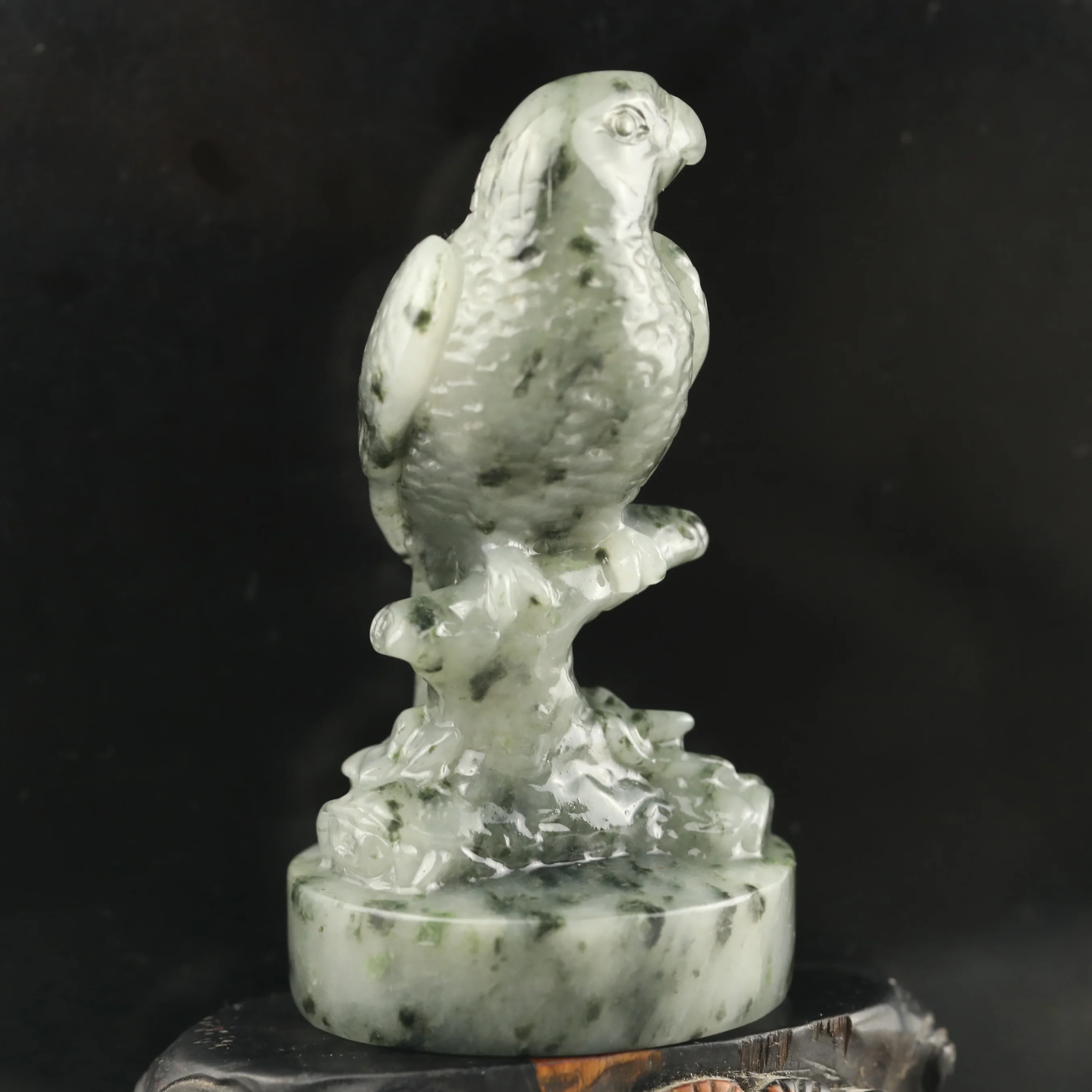 China Natural hetian Jade Hand Carved statue of eagle seal #56