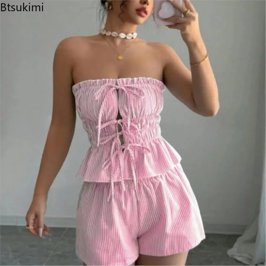 Conjunto Feminino de Verão com Top Cropped Listrado e Babados + Shorts com Cintura Elástica e Amarração