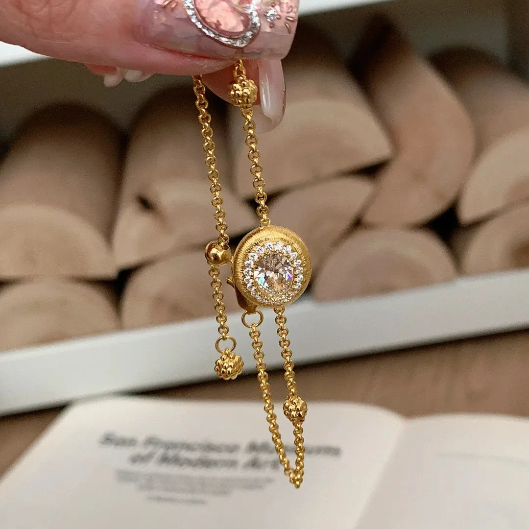 

Pigeon Egg Sparkle Diamond Bracelet Women's AU999 24K Gold - Pure AU999, 3D shape, secure sparkling diamonds