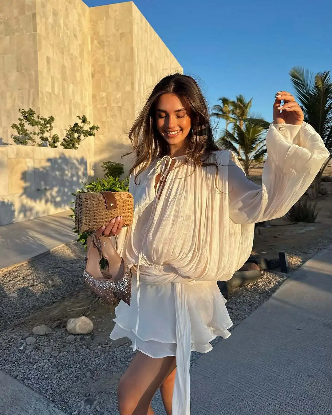 فستان نسائي صيفي فاخر بأكمام شفافة مطوي صغير عالي الشارع مريح لقضاء العطلات على الشاطئ للخروج