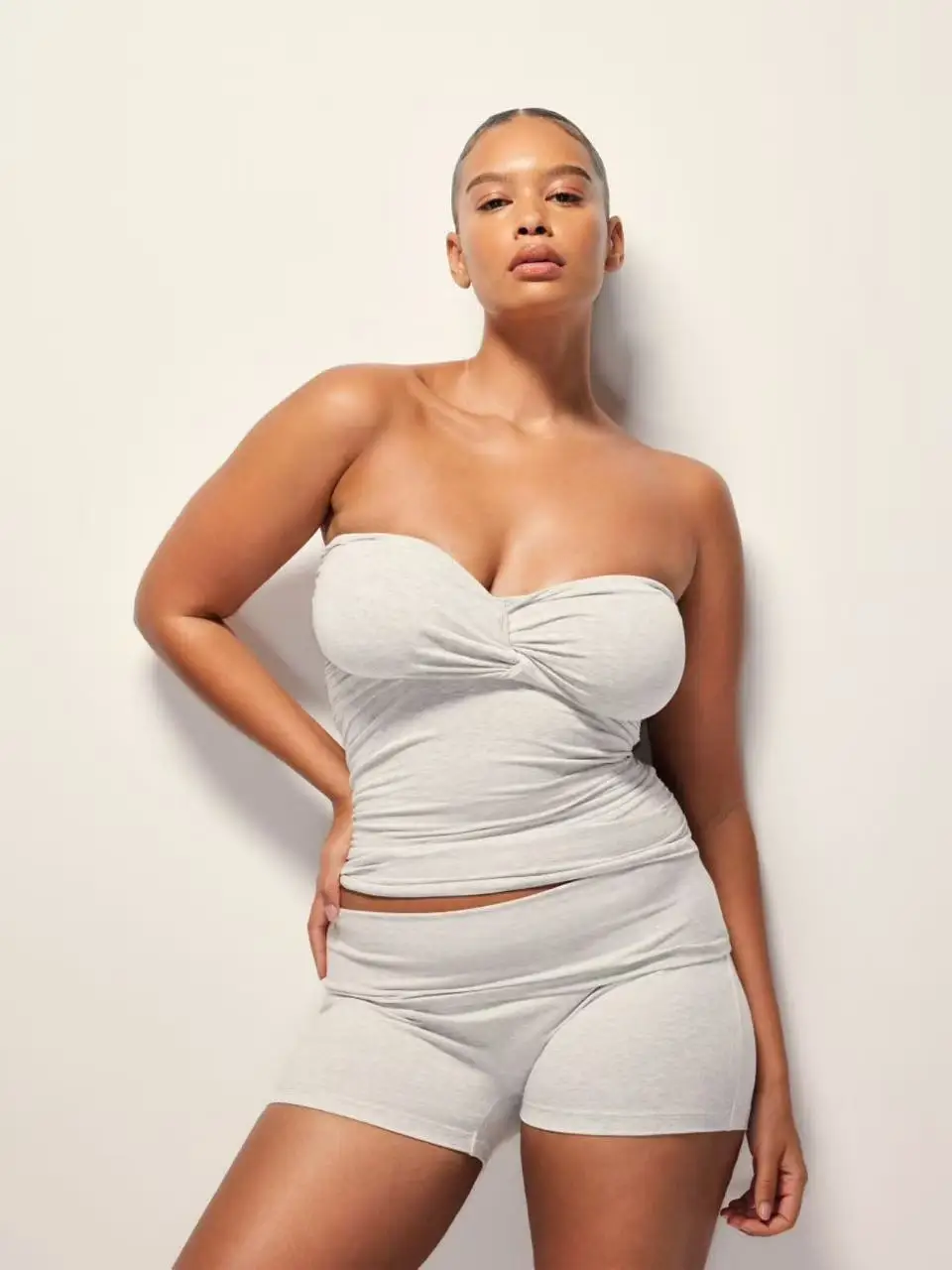 

KHY~Kylie's такой же стиль, хлопковая эластичная серия, плиссированный топ на груди, однотонный тонкий короткий жилет