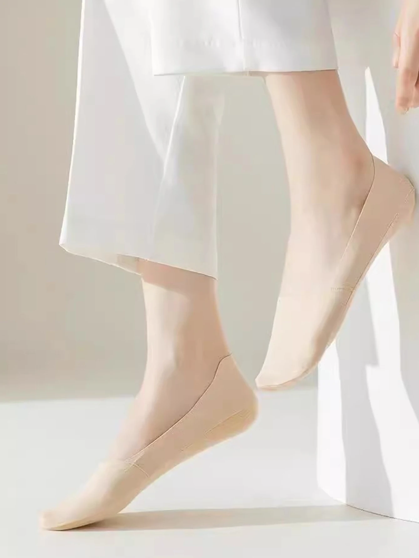 5 Pairs High Quality Matching Casual Socks Women'S Invisible Low Cut Sock Lot Breathable Silicone Non-slip Comfortable Bottom image 4