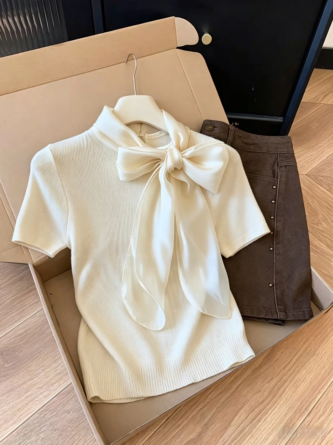 

Elegant Knot Silk Short Sleeve Knitted Top Women's Summer New Style Chic Self-Kept Fashion Straight Cut Basic Color