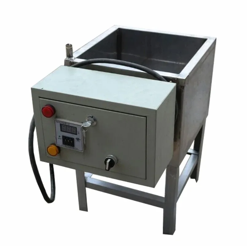 Wax melting filling machine.