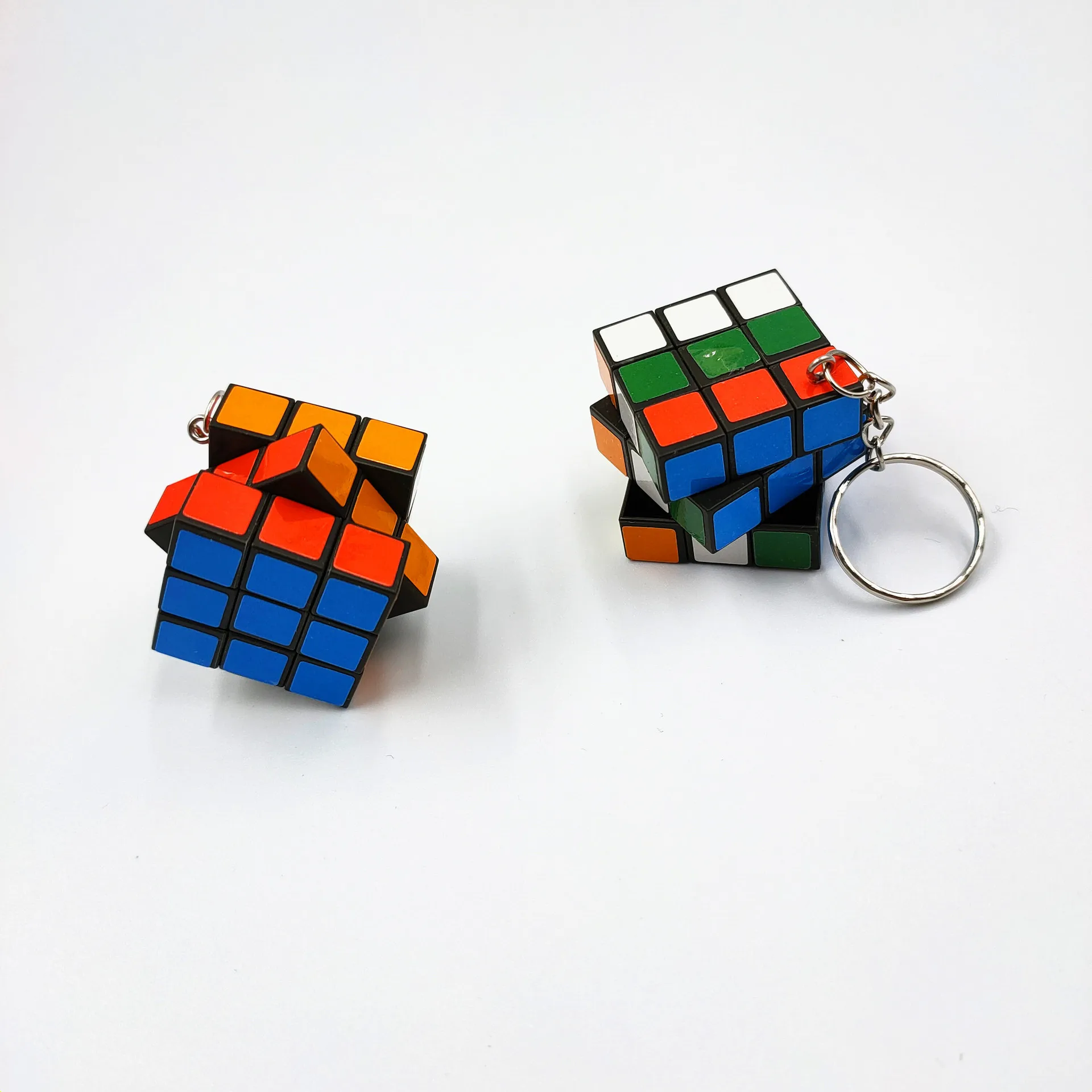 Porte-clés Mini Cube magique créatif, 3x3cm, Puzzle Hyperbole amusant, breloques pendentif, bijoux à la mode, cadeau