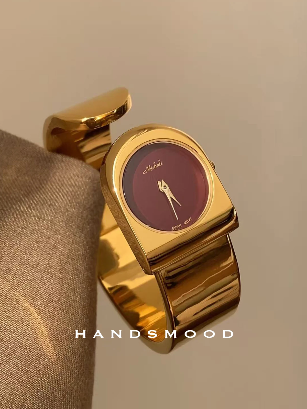 

2026 Luxury Women's Watch Designer Sophisticated Gold-Red Color Scheme Elegant Fashionable Ladies Stainless Steel Quartz Watch