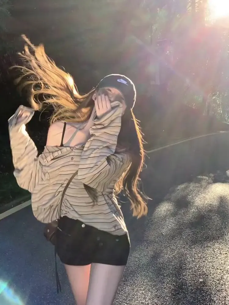 

Женская футболка больших размеров, свободная длинная полосатая футболка с открытым воротником, повседневный винтажный модный универсальный летний топ