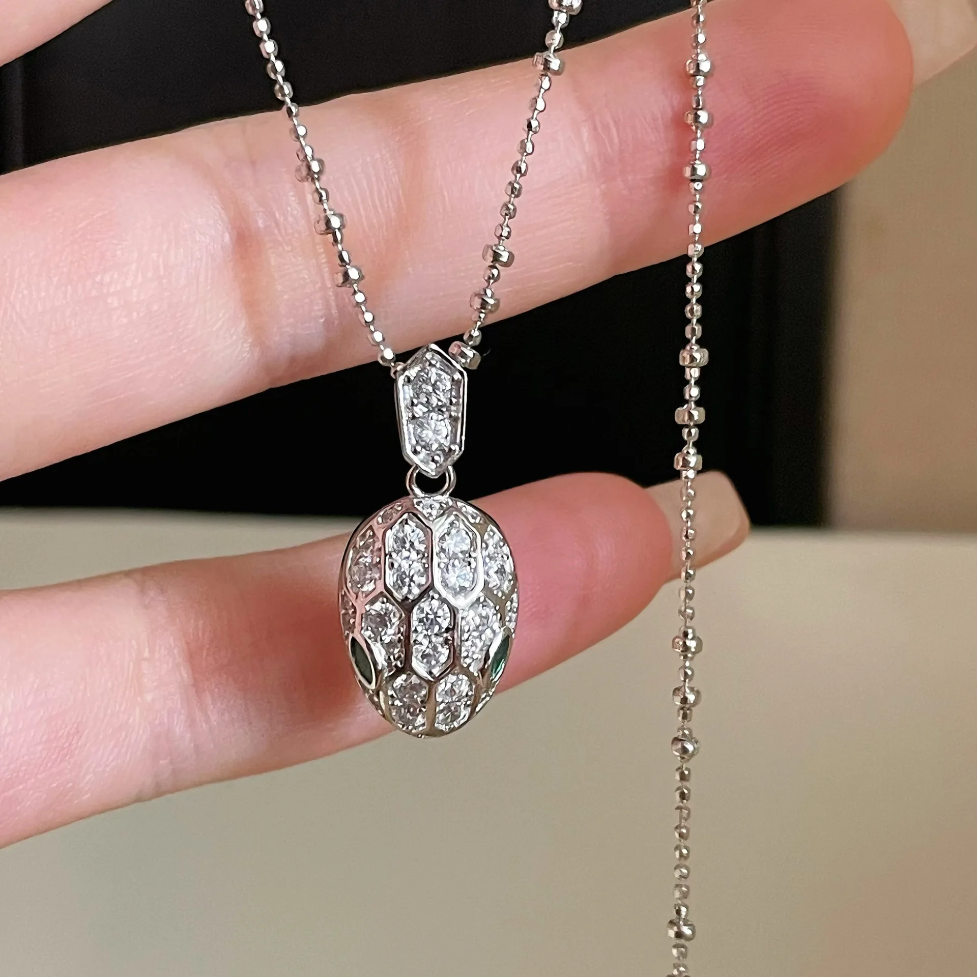 New S925 Sterling Silver Jewelry Fashionable and Luxurious Full Of Diamonds Green Snake Head Pendant for Women Selected Gift
