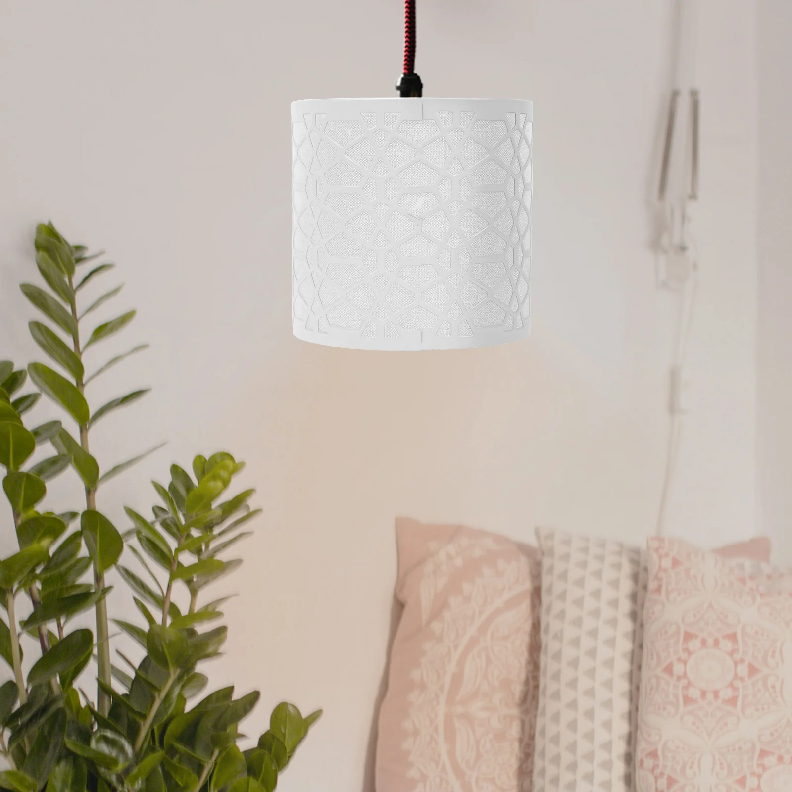 Pantalla de hierro creativa, cubierta de luz ahuecada, mano de obra fina, decoración de lámpara de dormitorio, pantalla de hierro de uso duradero