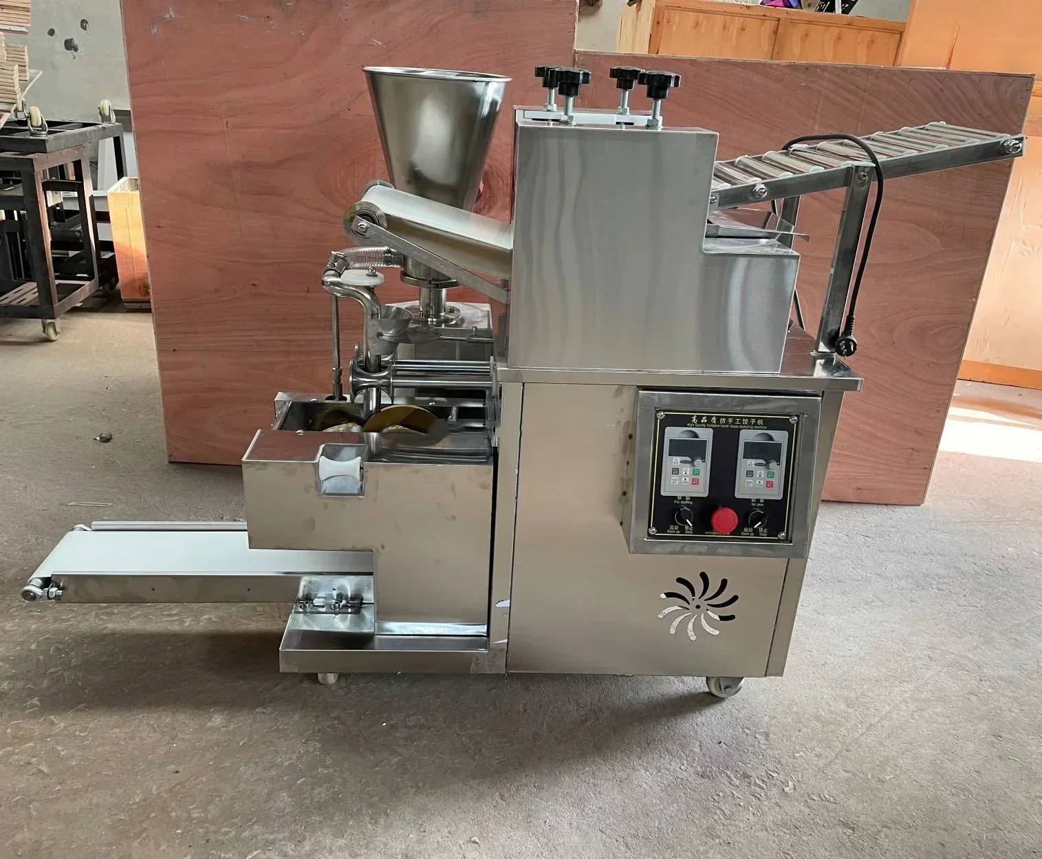 Automatic Large Samosa Machine/large Dumpling Machine with Half-moon Mold Other Shapes Can Be Customized