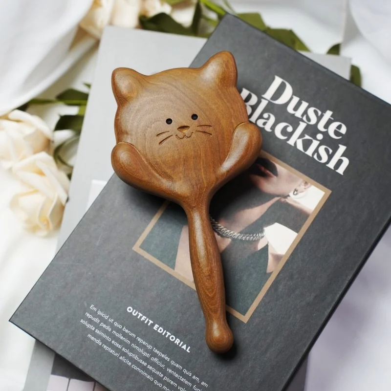 

Long-handled kitten air cushion massage smooth hair, natural sandalwood women