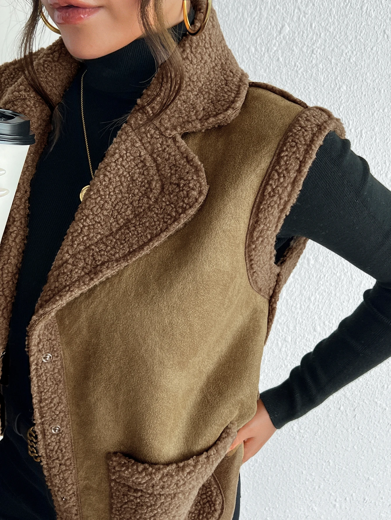 Lamb wool warm vest for women, autumn and winter leather fur vest jacket, loose wool, coffee color, sweetheart style