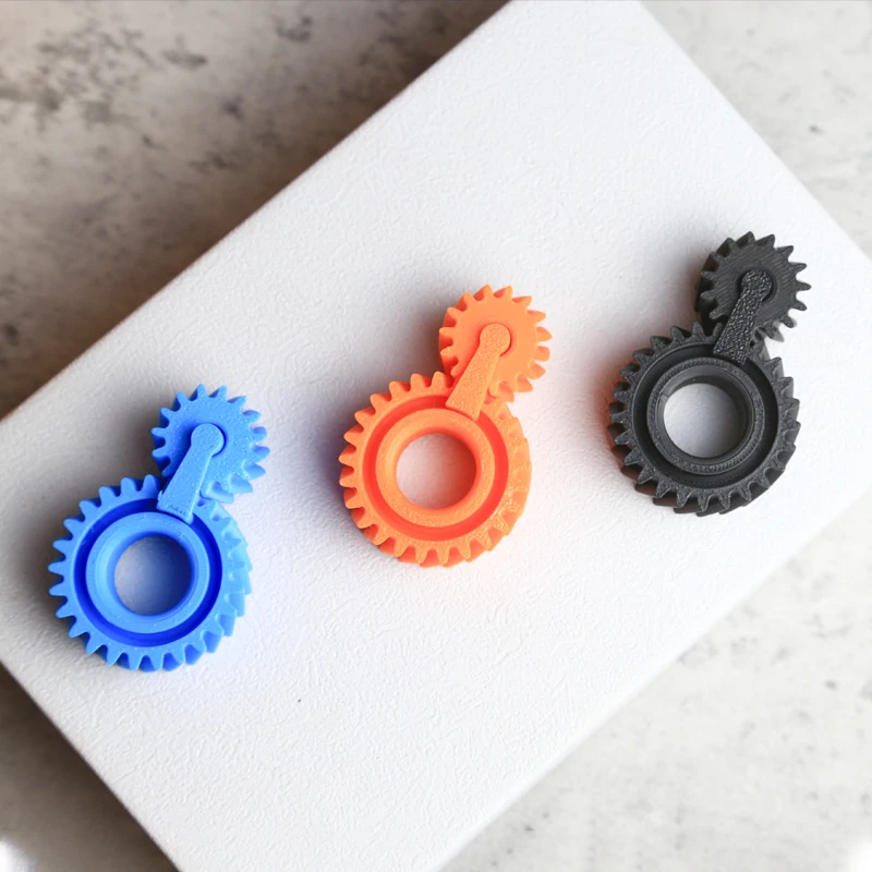 ฟิดเจ็ตสปินเนอร์ขนาดเล็กพิมพ์ 3 มิติ พกพาสะดวก ใช้ได้ทุกวัน ของเล่นบนโต๊ะทำงาน ฟิดเจ็ตสปินเนอร์แบบมีเฟืองขนาดเล็ก ของขวัญ