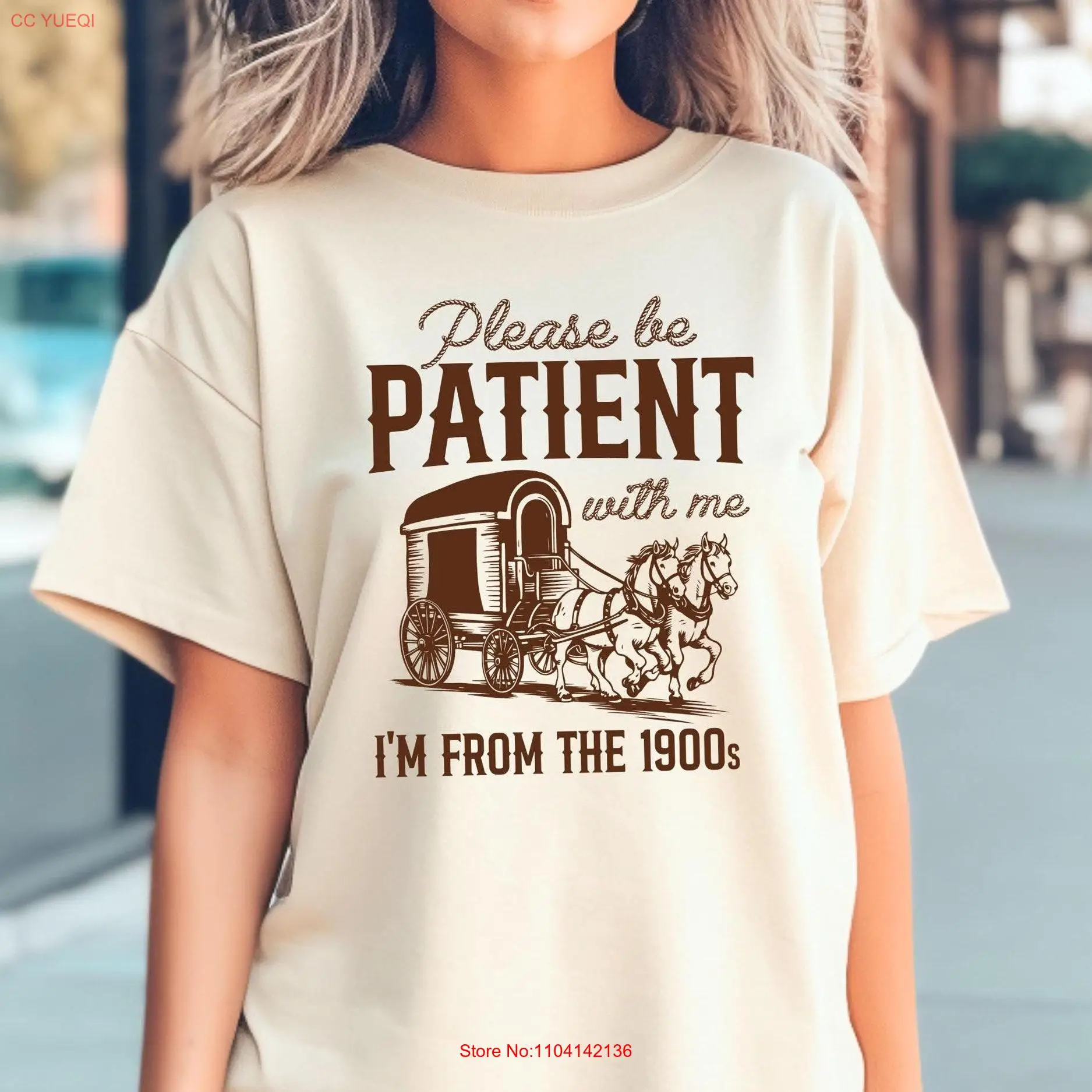 Комфорт цвета, пожалуйста, будьте терпели со мной, я от 1900 года. Футболка. Забавный подарок на день рождения. Милые дедушки.