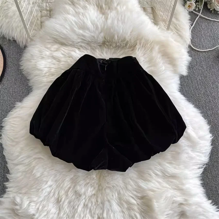 Gowyimmes 2025 Big Size Women Loose Black Gold Velvet Shorts Lady High Waist Thin Bud Lantern Shorts Girl Streatwear Hot PD1818