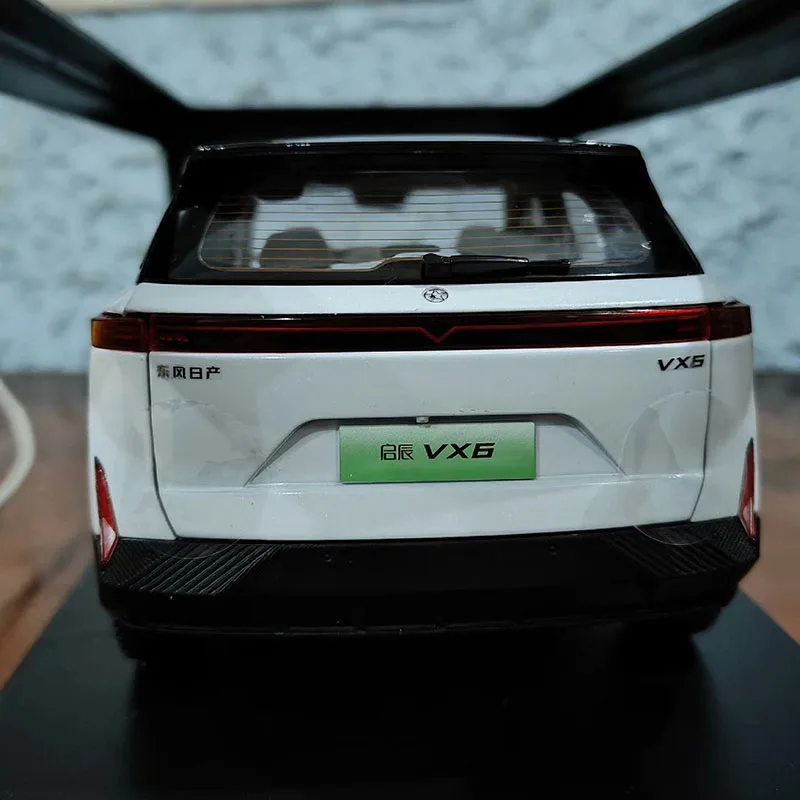 1:18 Scale Dongfeng Nissan Venucia VX6 New Energy 2023 Alloy Car Model Ornament