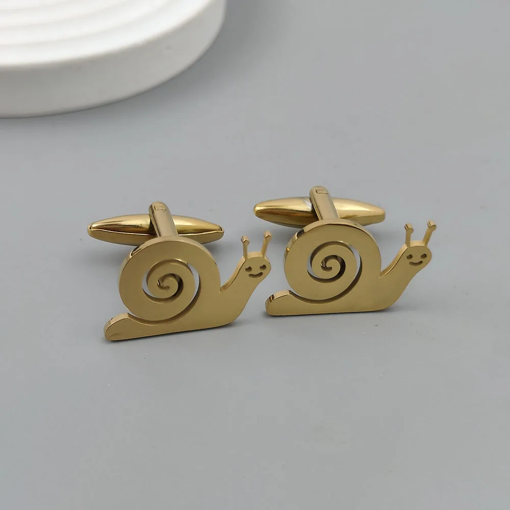 Novas abotoaduras de aço inoxidável banhadas a ouro de caracol, botões de camisa impermeáveis e que não desbotam, roupa formal, presentes de festa de casamento