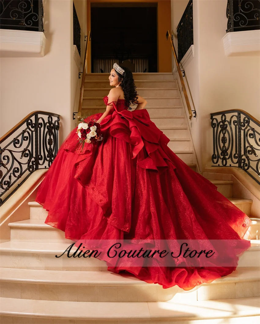 Sparkly Red Quinceanera Dress 2024 Beads Crystals Appliques Luxury Ball Gown Birthday Dress With Bow Vestidos 15 Años Customized