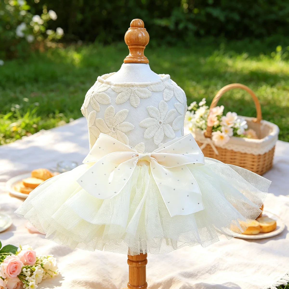 Cremeweißes Tüll-Hochzeitskleid für Haustiere, Elegantes Spitzen-Feenoutfit für Kleine Hunde und Katzen, Passend für Teddy, Pomeranian, Yorkshire, Malteser – Detail 2