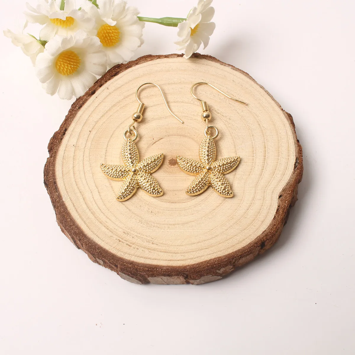 Gold color Starfish Shell Fanshell Dangle Earrings for Women Trendy Colorful Seashells Earrings Summer Sea Beach Jewelry Gift