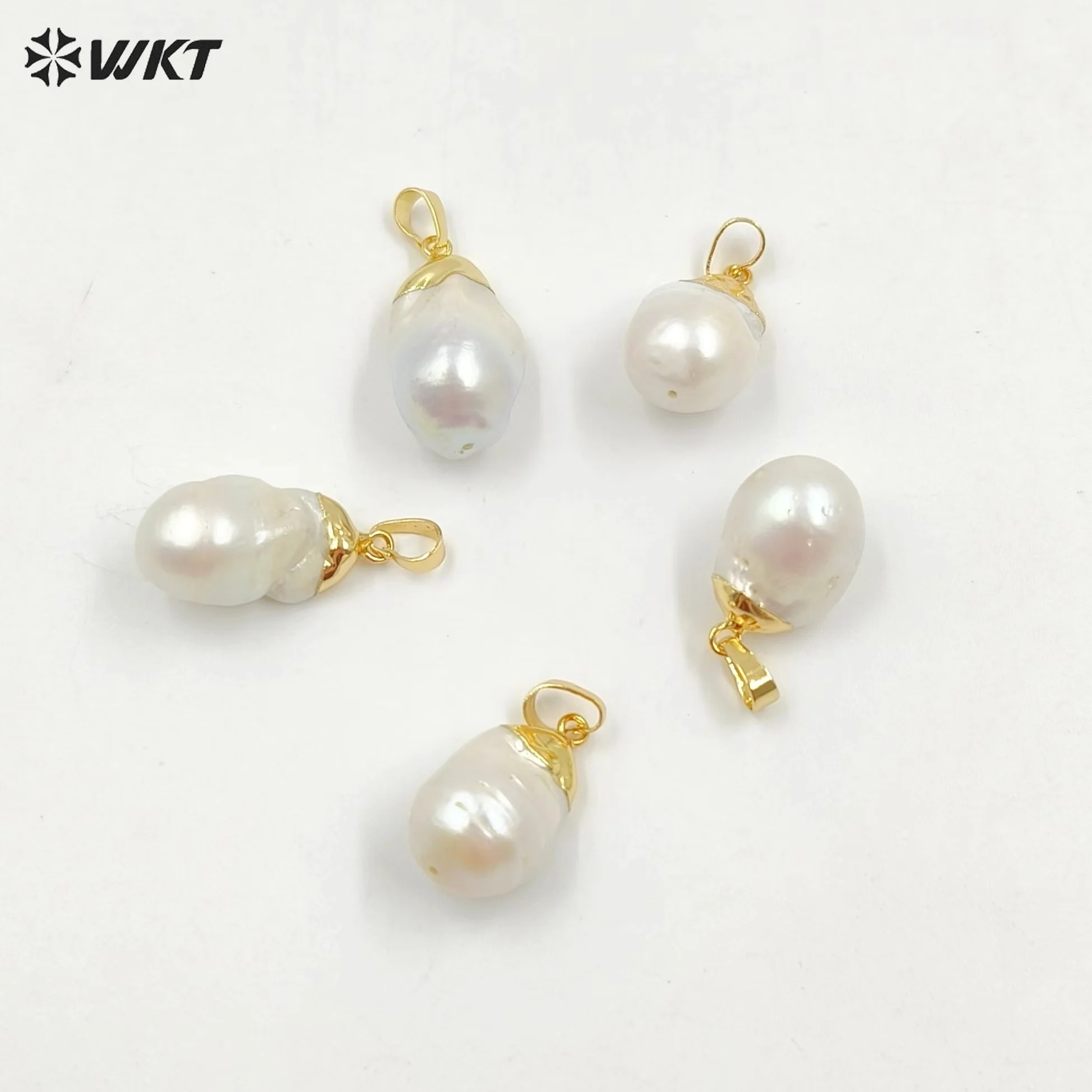 

WT-P1085 Fashion Women Freshwater Pearl Jewelry With Gold Top Random Shape Pearl Pendant Single Loops Wholesale