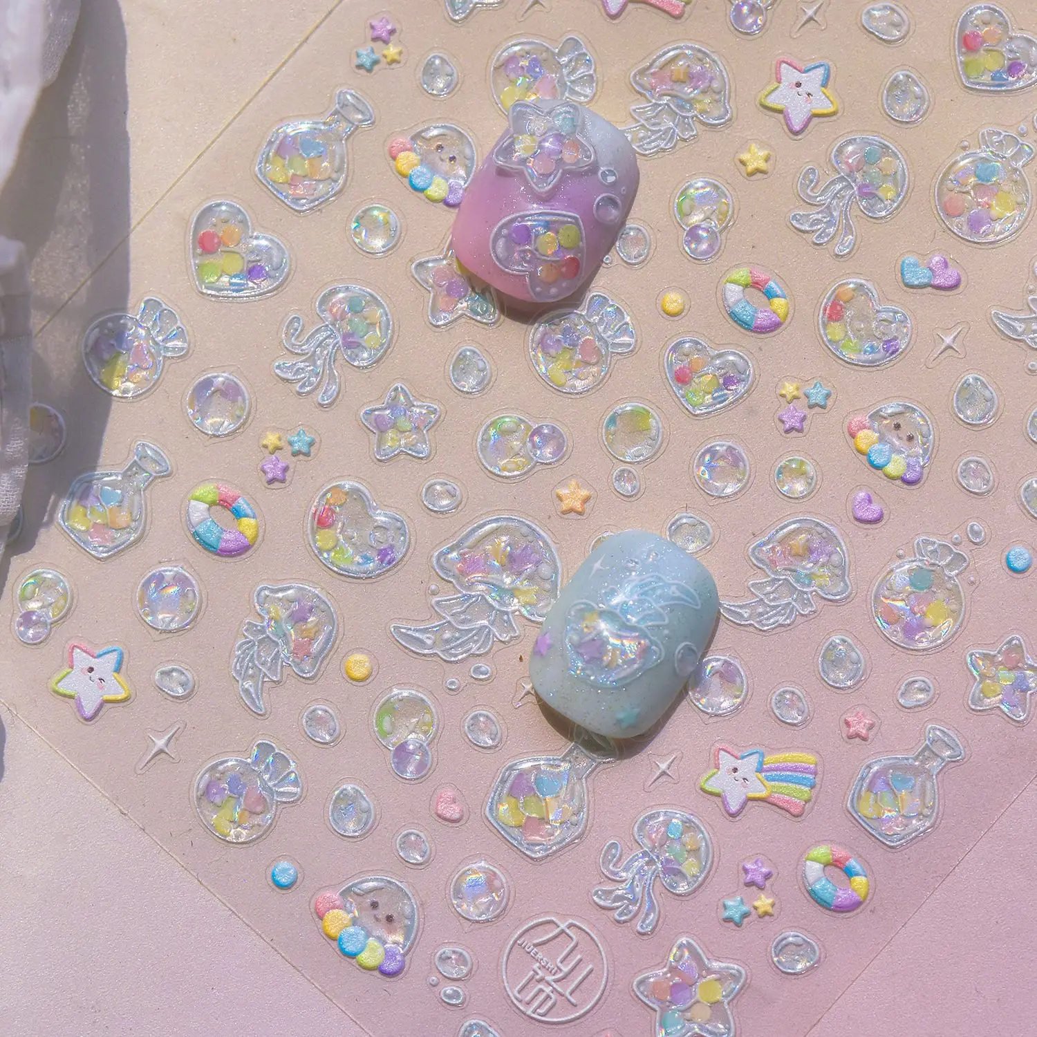 カラフルな夢のようなネイルステッカー、海をテーマにしたクラゲ、貝殻、美しい女性のネイルデコレーション