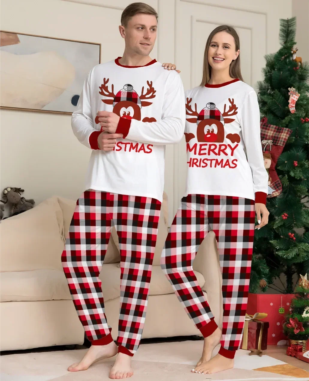 Roupas familiares combinando impressão de feliz Natal, pijama xadrez bonito dos desenhos animados, pijamas casuais macios, look de Natal, inverno, 2024