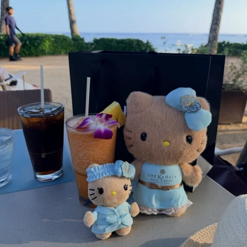 Sanrio dark-skinned Hawaiian HelloKitty plush toy pendant,adorable creative bathrobe,cat-shaped surfboard toy,backpack accessory