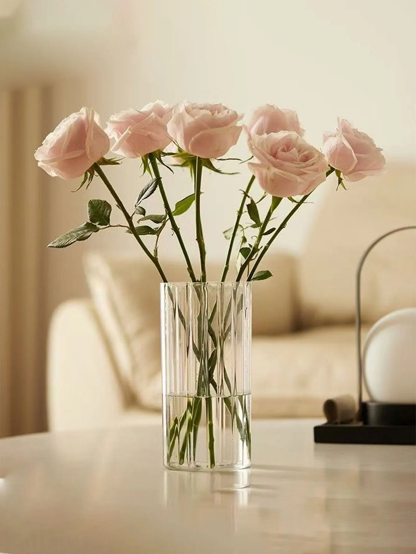 Simple Acrylic Transparent Anti-Fall Vertical Stripe Vase Decoration for Living Room Flower Arrangement with a High-End Feel, Minimalist Flower Vase 1Pc