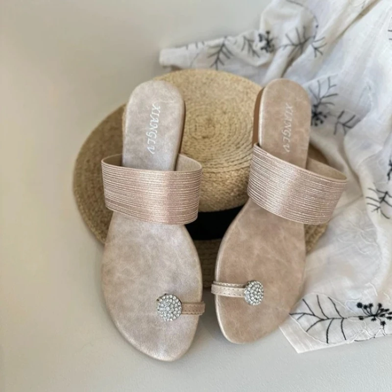 

Летние Новые Модные Универсальные Трендовые Простые Элегантные Однотонные Тапочки с Бархатной Подошвой, Прохладные Повседневные Плоские Тапочки 2026