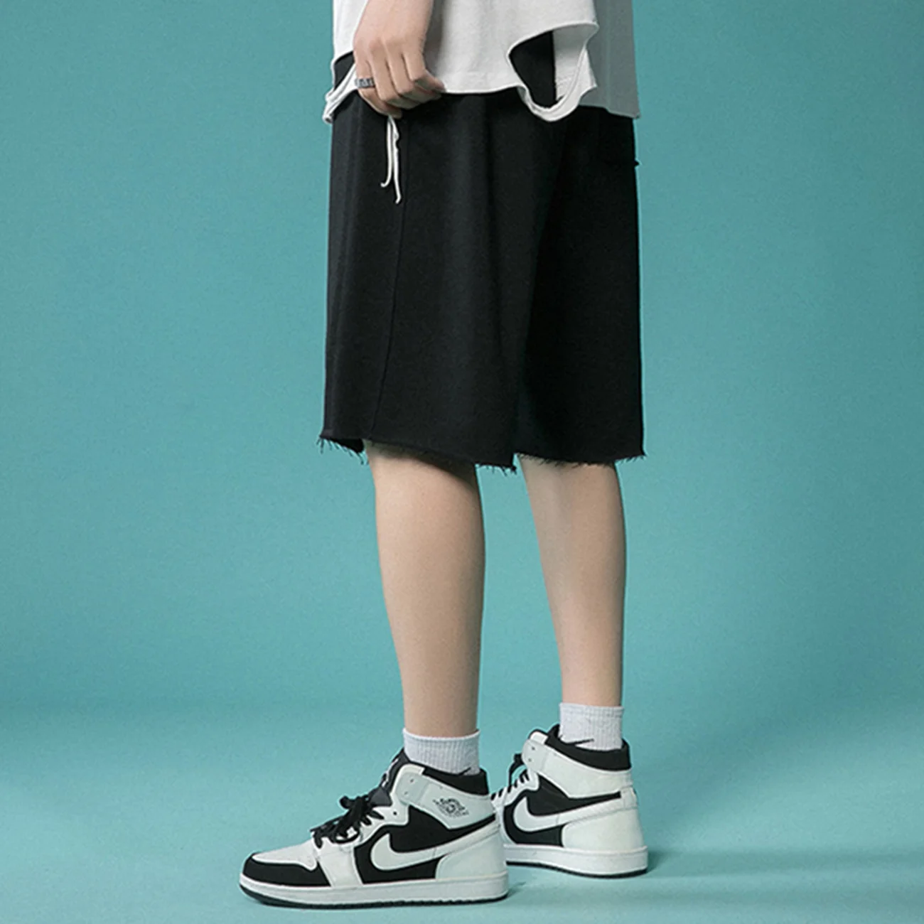 Joggers Oversized Pockets Baggy Hip Hop Cargo Shorts Streetwear 2022 Summer Casual Short Lattice Doodle Knife Cut Hole Shorts