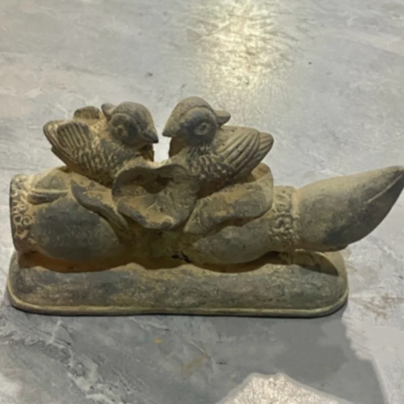 Antique Bronze Mandarin Duck Brush Rest - Chinese Scholar Desk Ornament for Study Room Desktop Decor and Collection Craft