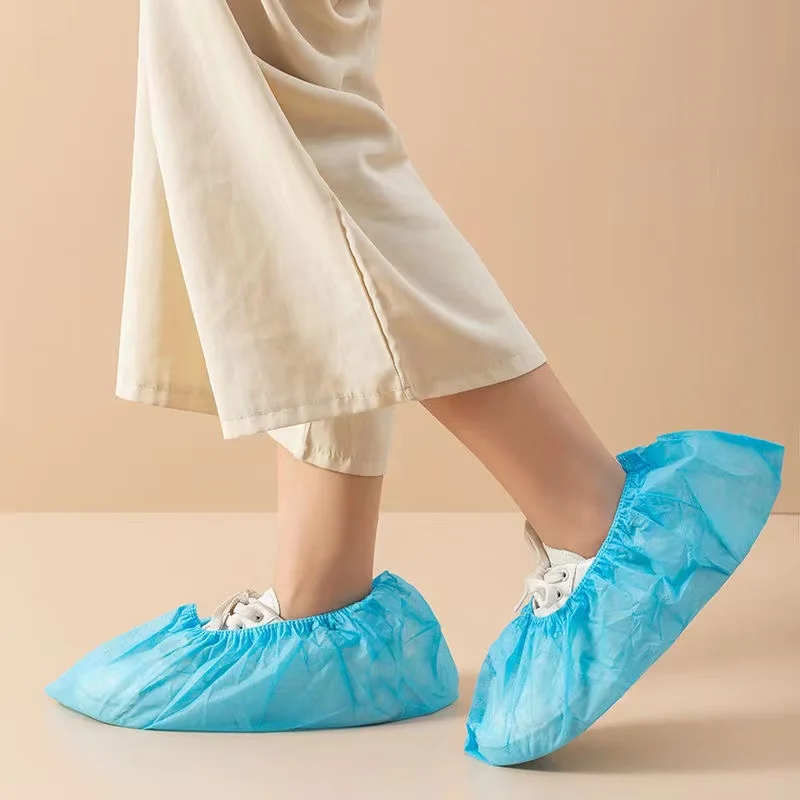 Schuhüberzüge, Einweg, rutschfest, 100 Stück, Schuhstiefelüberzüge, rutschfest, wasserdicht, Einheitsgröße, passend für die meisten Teppiche, Innenräume, Gartenschuhe – Detail 7