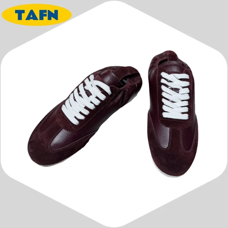 المألوف الرجعية العصرية أحذية رياضية عادية 25 جديد جلد البقر لينة أسفل خفيفة الوزن الدانتيل متابعة أنيقة وجميلة AD1812