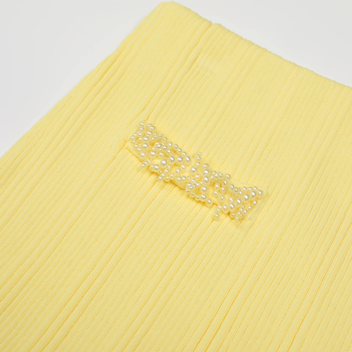 กระโปรงสั้นทรงเอ ผ้าถักลูกปัดทำมือ แฟชั่นสไตล์ไฮโซ สำหรับผู้หญิง คุณภาพสูง รุ่นใหม่ สำหรับฤดูใบไม้ผลิและฤดูใบไม้ร่วง