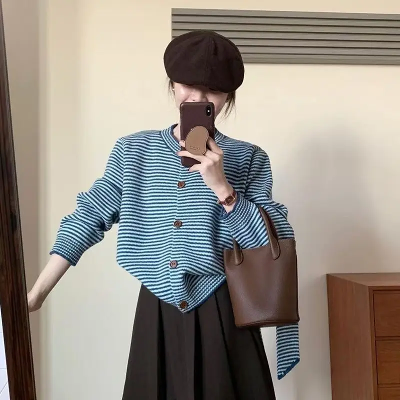 

Korea Retro Design Scarf Striped Sweater Autumn Winter New Contrast Color Versatile Casual Comfortable Coat Sweater Top